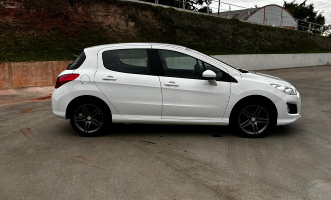 308 Allure 2.0 Mec. 2013 – Design, conforto e potência-12