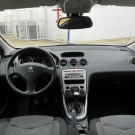 308 Allure 2.0 Mec. 2013 – Design, conforto e potência