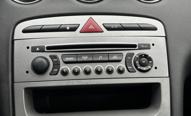 308 Allure 2.0 Mec. 2013 – Design, conforto e potência-7