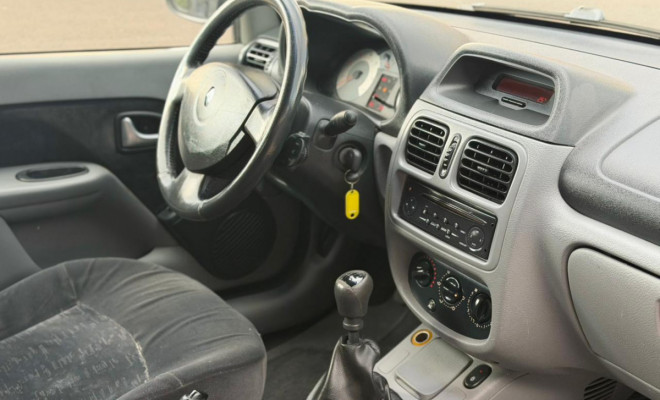 Renault Clio Sed. Privilège Hi-Flex 1.6 16V 4p 2006 Flex-10