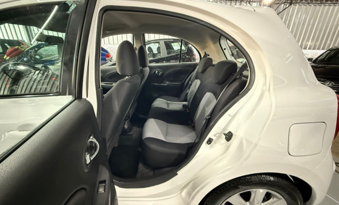 Nissan MARCH SV 1.6 16V Flex Fuel 2014 Flex-10
