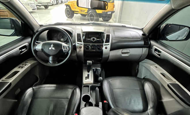 Mitsubishi Pajero DAKAR 3.2 4x4 T.I. Dies. 5p Aut. 2015 Diesel-2