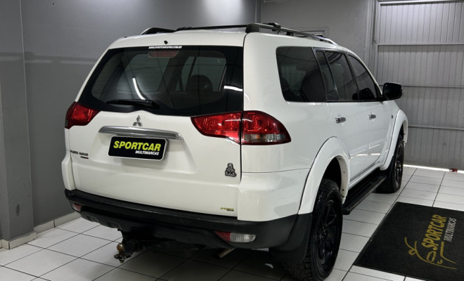 Mitsubishi Pajero DAKAR 3.2 4x4 T.I. Dies. 5p Aut. 2015 Diesel-5