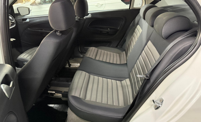 VW - VolksWagen VOYAGE 1.6/1.6 City  Mi Total Flex 8V 4p 2013 Flex-5