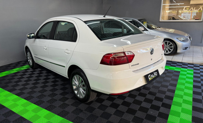 VW - VolksWagen VOYAGE 1.6/1.6 City  Mi Total Flex 8V 4p 2013 Flex-1