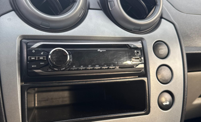 Ford Fiesta Sedan 1.0 8V Flex 4p 2009 Flex-8