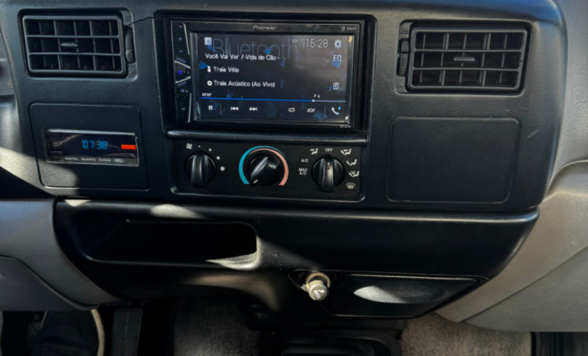 F-250 XLT-L 4.2 MWM Diesel 2000 – Exclusividade, potência e estilo em um só projeto!-16