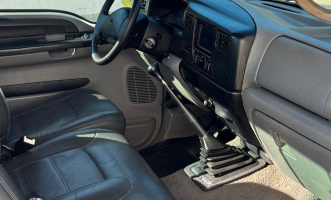 F-250 XLT-L 4.2 MWM Diesel 2000 – Exclusividade, potência e estilo em um só projeto!-10