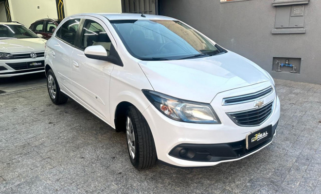GM - Chevrolet ONIX HATCH LT 1.4 8V FlexPower 5p Mec. 2014 Flex-10