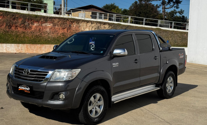 HILUX CD SRV 3.0 4x4 Automática 2012 Diesel – Força, confiabilidade e muito mais!