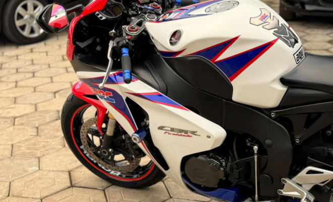 HONDA CBR 1000 RR Fireblade 2010 Gasolina-1