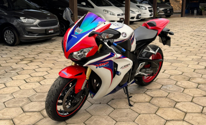 HONDA CBR 1000 RR Fireblade 2010 Gasolina