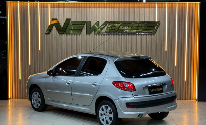 Peugeot 207 XR 1.4 Flex 8V 5p 2011 Gasolina-2