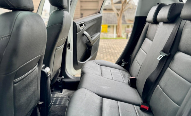 Peugeot 208 Griffe 1.6 Flex 16V 5p Aut. 2015 Flex-13