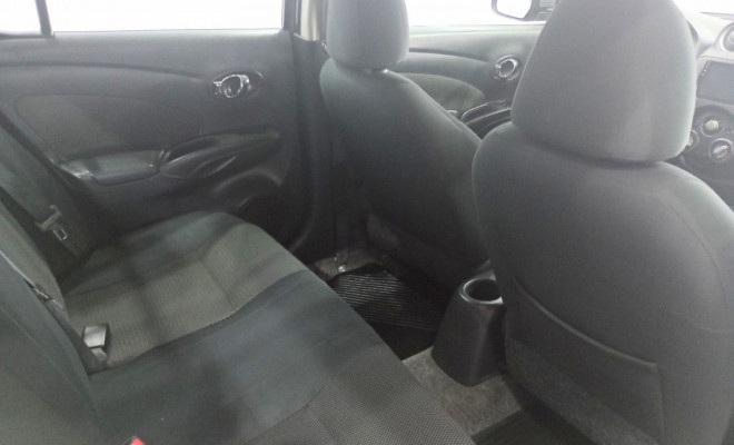 Nissan VERSA SL 1.6 16V Flex Fuel 4p Mec. 2014 Flex-7