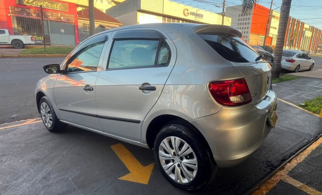 VW - VolksWagen Gol (novo) 1.0 Mi Total Flex 8V 4p 2012 Flex-4
