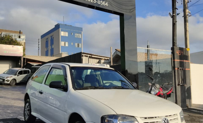 VW - VolksWagen Gol (novo) 1.0 Mi Total Flex 8V 2p 2013 Flex-0