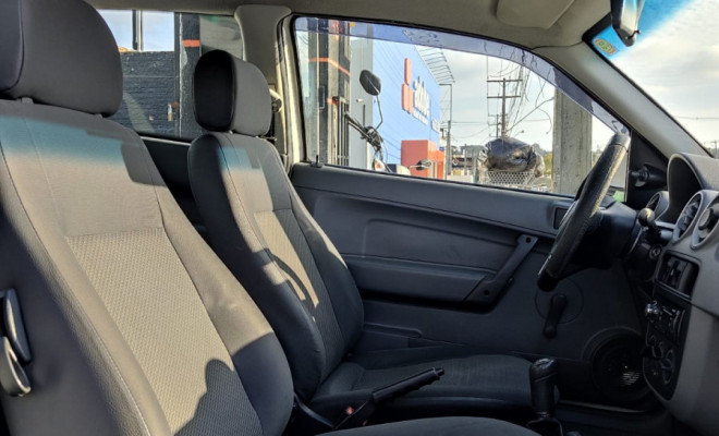 VW - VolksWagen Gol (novo) 1.0 Mi Total Flex 8V 2p 2013 Flex-10