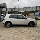 VW - VolksWagen Golf Sportline 1.6 Mi Total Flex 8V 4p 2013 Flex-6
