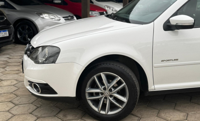 VW - VolksWagen Golf Sportline 1.6 Mi Total Flex 8V 4p 2013 Flex-0