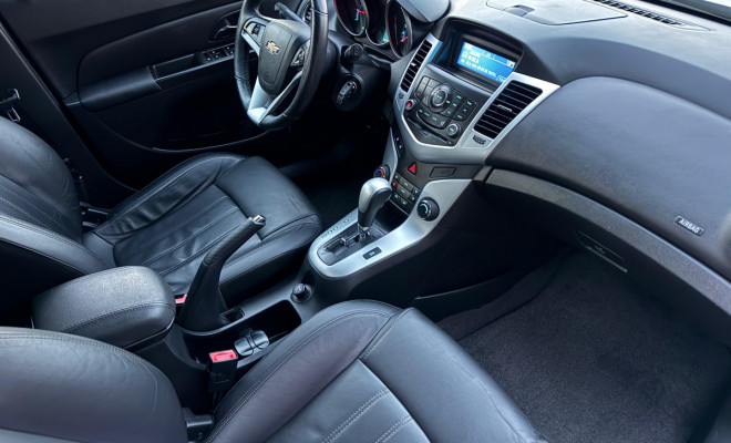 GM - Chevrolet CRUZE HB Sport LT 1.8 16V FlexP. 5p Aut 2013 Flex-5