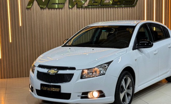 GM - Chevrolet CRUZE HB Sport LT 1.8 16V FlexP. 5p Aut 2013 Flex-3