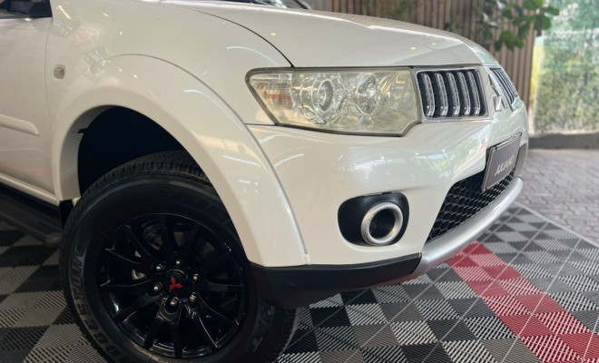 Mitsubishi Pajero DAKAR 3.2 4x4 T.I. Dies. 5p Aut. 2010 Diesel-11