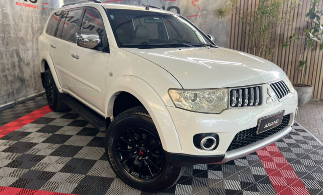 Mitsubishi Pajero DAKAR 3.2 4x4 T.I. Dies. 5p Aut. 2010 Diesel