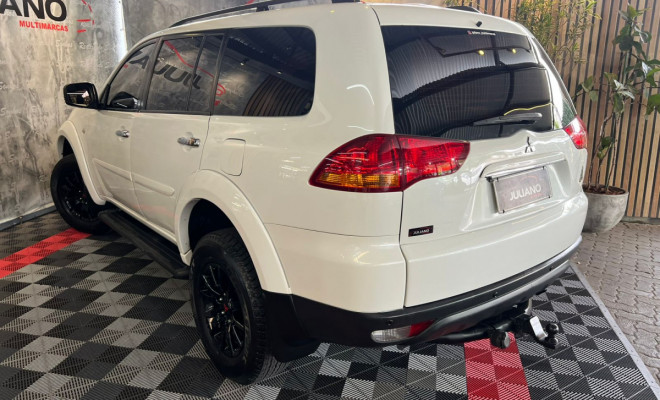 Mitsubishi Pajero DAKAR 3.2 4x4 T.I. Dies. 5p Aut. 2010 Diesel-2