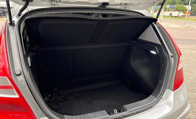 Hyundai i30 2.0 16V 145cv 5p Aut. 2011 Gasolina-14