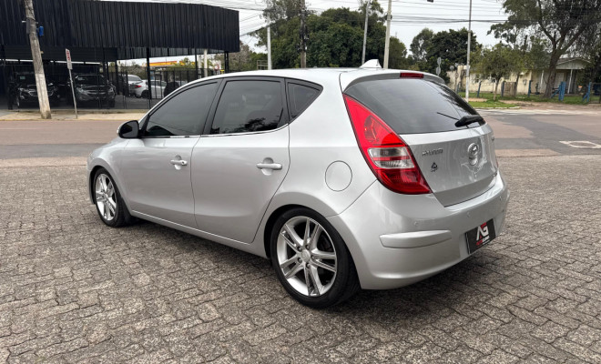 Hyundai i30 2.0 16V 145cv 5p Aut. 2011 Gasolina-2