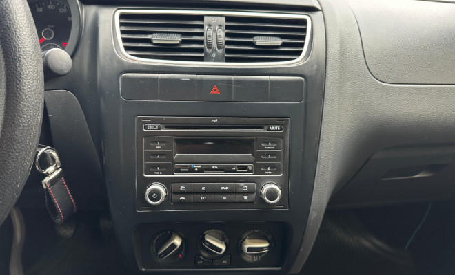 VW - VolksWagen Fox 1.0 Mi Total Flex 8V 5p 2013 Flex-10