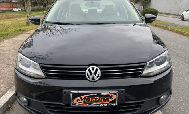 VW - VolksWagen JETTA Comfortline 2.0  8V 4p AUT. 2011 Flex-2