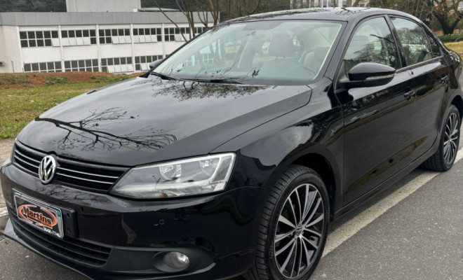 VW - VolksWagen JETTA Comfortline 2.0  8V 4p AUT. 2011 Flex