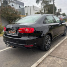 VW - VolksWagen JETTA Comfortline 2.0  8V 4p AUT. 2011 Flex-1