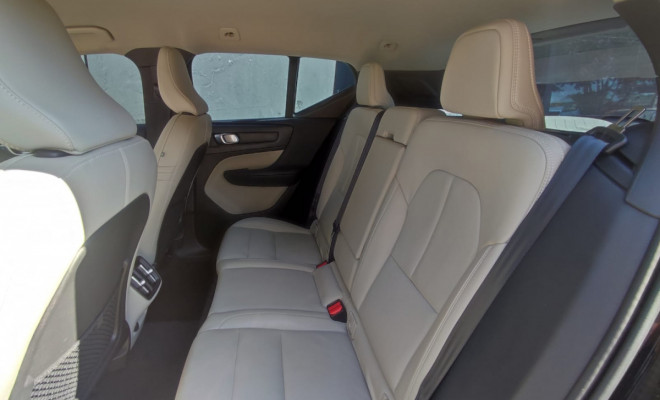 Volvo XC 40 T-5 MOMENTUM 2.0 252cv AWD 2019 Gasolina-15