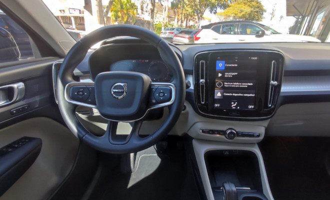 Volvo XC 40 T-5 MOMENTUM 2.0 252cv AWD 2019 Gasolina-6