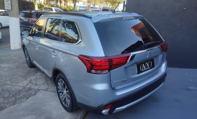 Mitsubishi OUTLANDER 3.0/ GT 3.0 V6 Aut. 2016 Gasolina-2