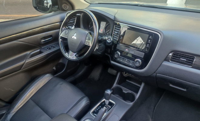 Mitsubishi OUTLANDER 3.0/ GT 3.0 V6 Aut. 2016 Gasolina-6