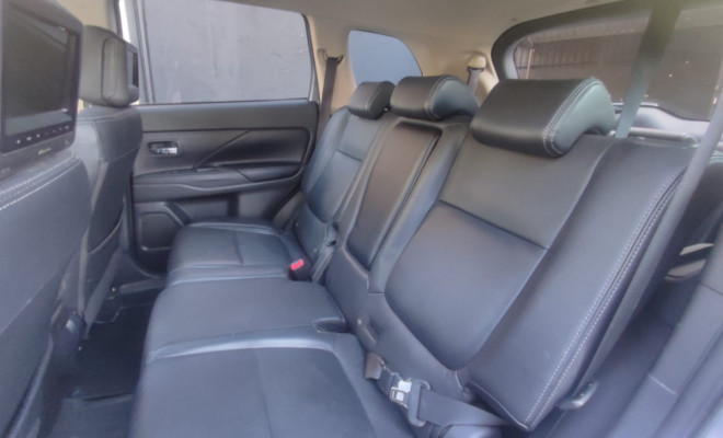 Mitsubishi OUTLANDER 3.0/ GT 3.0 V6 Aut. 2016 Gasolina-17