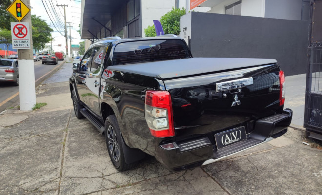 Mitsubishi L200 Triton Sport HPE-S 2.4 CD Dies. Aut 2023 Diesel-6