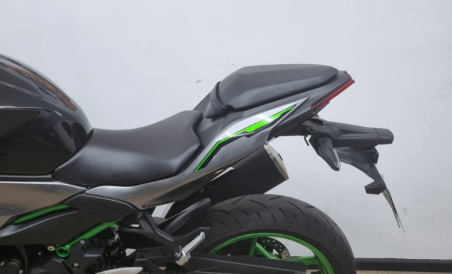 KAWASAKI Z 500 SE 2025 Gasolina-5