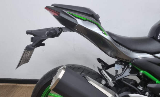 KAWASAKI Z 500 SE 2025 Gasolina-6
