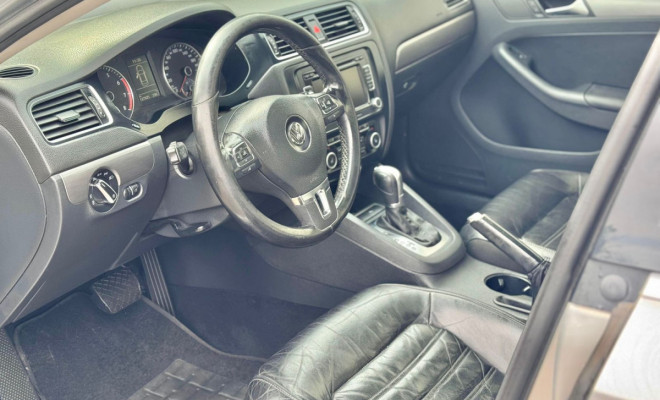 VW - VolksWagen JETTA Comfortline 2.0 T.Flex 8V 4p Tipt. 2012 Flex-5