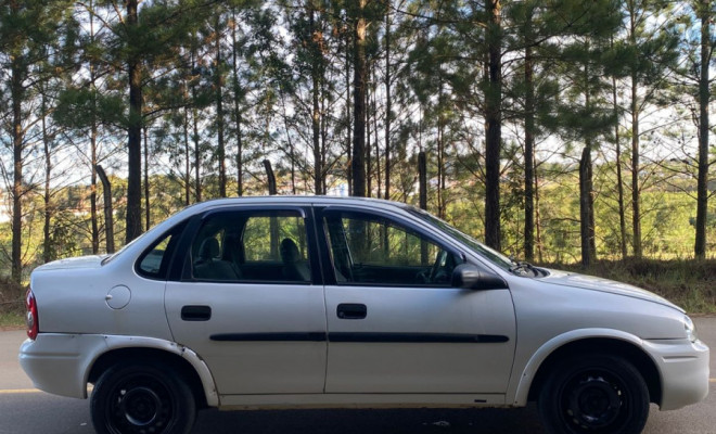 GM - Chevrolet Corsa Sed Classic Super 1.6 MPFI VHC 8V 2004 Flex-3