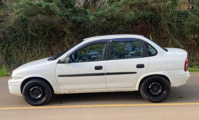 GM - Chevrolet Corsa Sed Classic Super 1.6 MPFI VHC 8V 2004 Flex-2