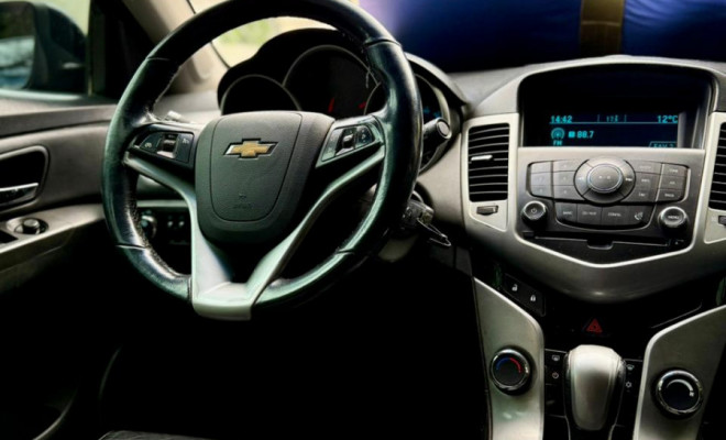 GM - Chevrolet CRUZE LT 1.8 16V FlexPower 4p Aut. 2012 Flex-10