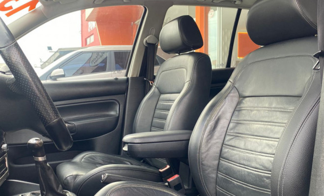 VW - VolksWagen Golf Sportline 1.6 Mi Total Flex 8V 4p 2013 Flex-11