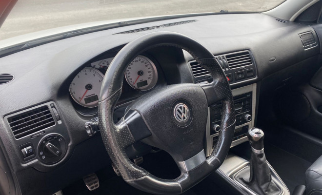 VW - VolksWagen Golf Sportline 1.6 Mi Total Flex 8V 4p 2013 Flex-9
