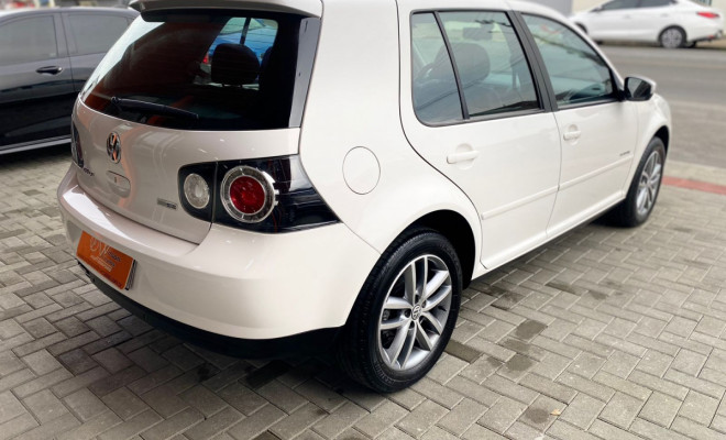 VW - VolksWagen Golf Sportline 1.6 Mi Total Flex 8V 4p 2013 Flex-2